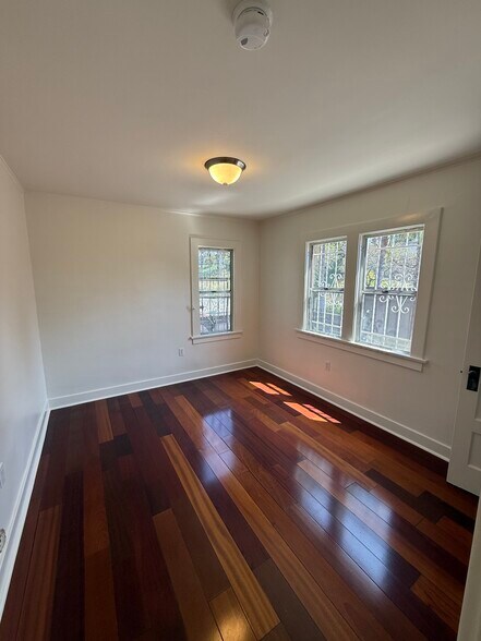 Bedroom 1 - 413 Robinson St