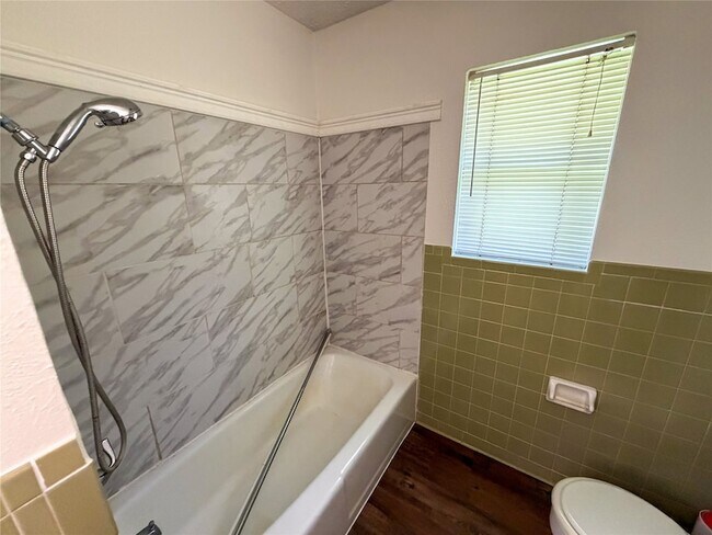 Building Photo - 907 Seymore Cir