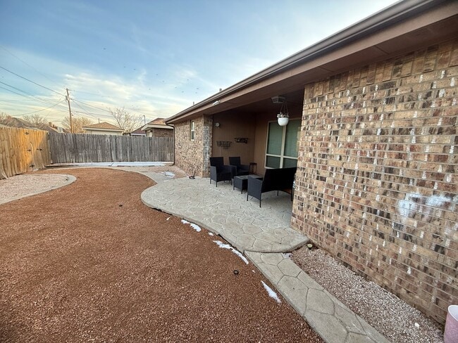 Building Photo - 5168 Femmer Ct