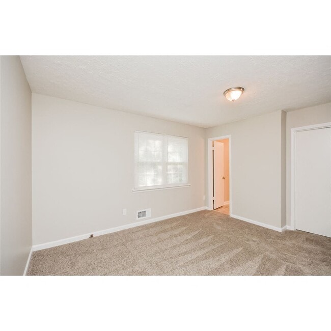 Building Photo - 9125 Settlers Grove Rd NE