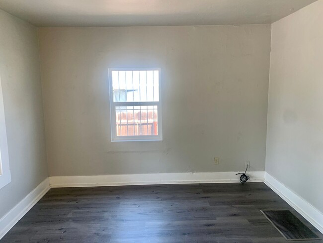 Building Photo - Remodeled 3/1