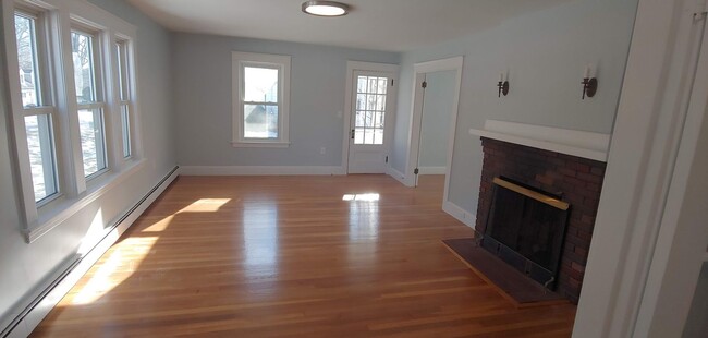 Building Photo - ***Please Respond Directly to the Online Listing, Calls May Not Be Returned***