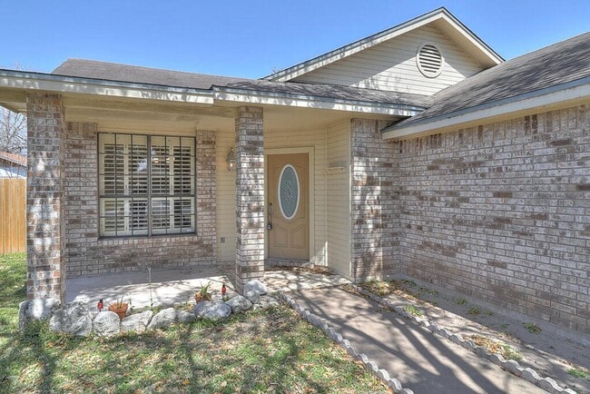 Building Photo - 7126 Windbrook Ln