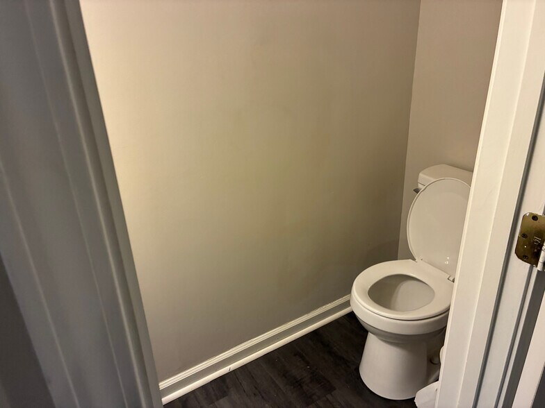 Building Photo - Room in Townhome on Wellington Chase Ct