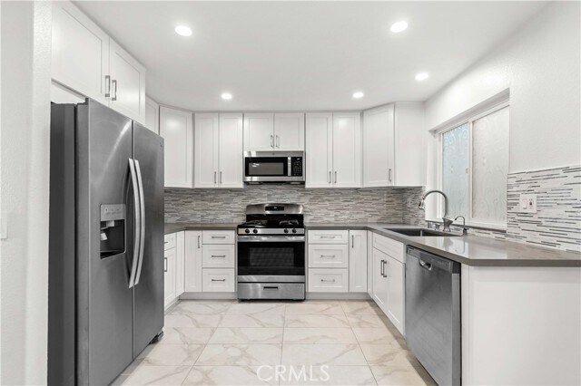 Building Photo - 552 Hahn Ave