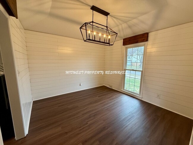 Building Photo - Amazing 3 Bedroom Home!