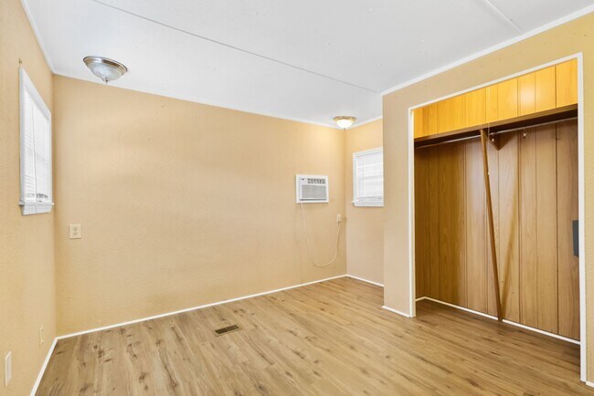 Building Photo - 16240 San Pedro Ave