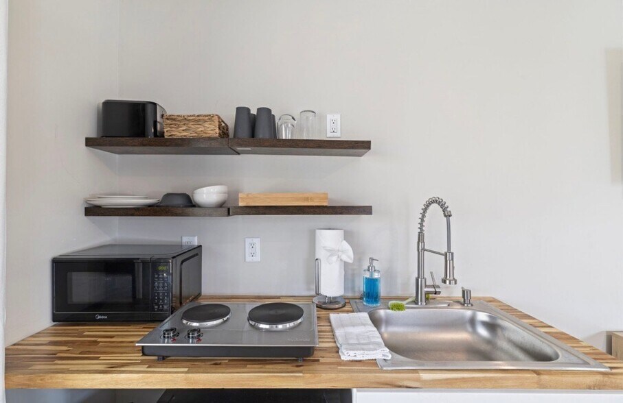 Building Photo - 5069 Peachtree Ave