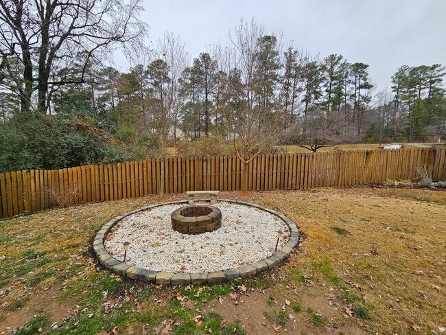 Building Photo - 203 Crown Empire Ct