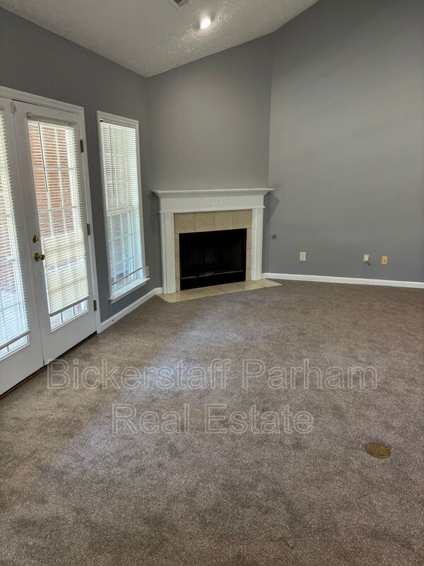 Building Photo - 1070 Watervalley Dr