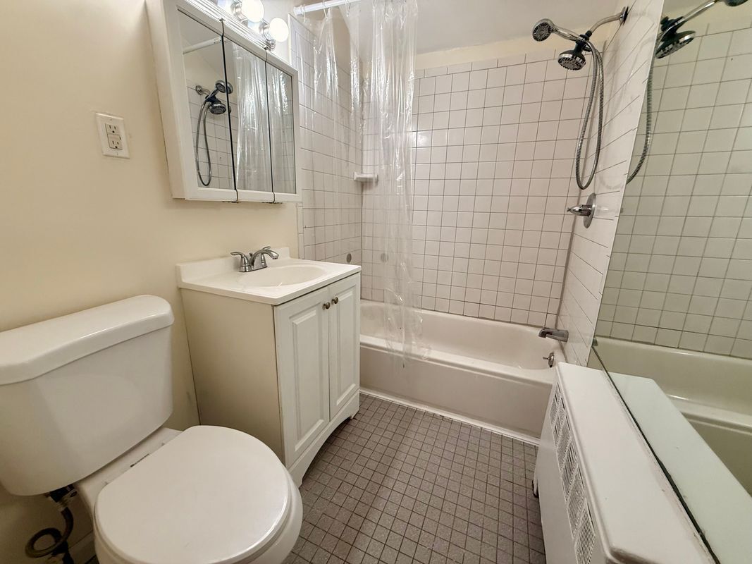 Building Photo - 203 Berkshire Dr