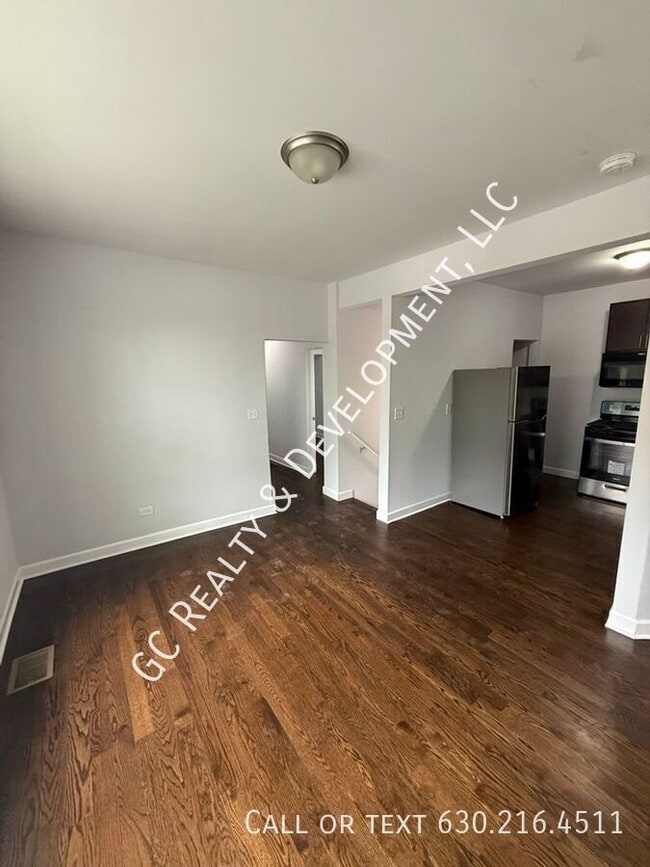 Building Photo - 1501 N Leamington Ave