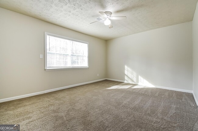 Building Photo - 4457 Woodbank Ln
