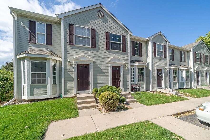 Building Photo - 2801 Leisure Dr