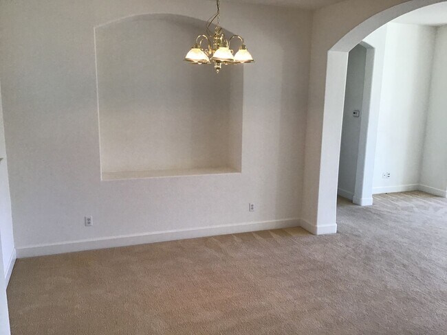 Building Photo - 442 La Costa Cir