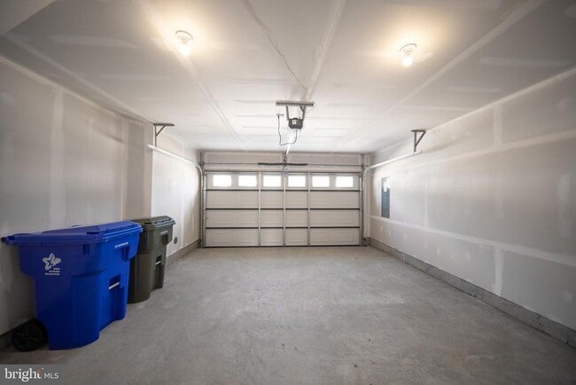 Building Photo - 442 Whirl Ln