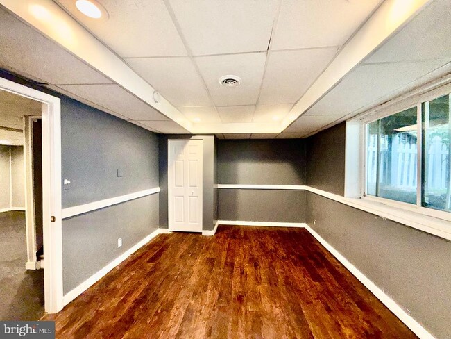 Building Photo - 7635 Stoney Creek Dr