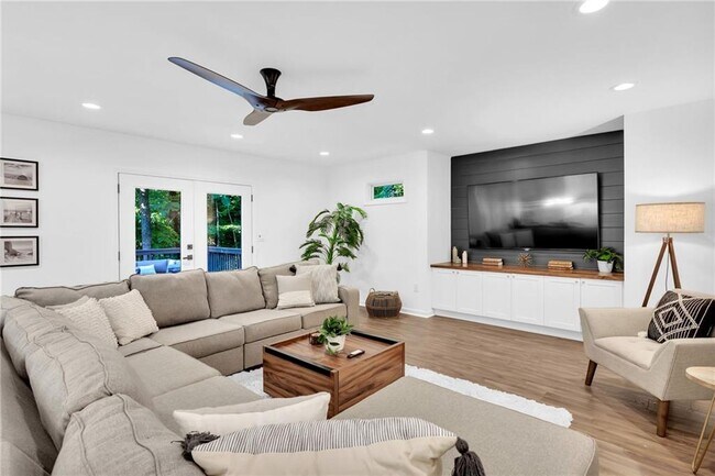 Building Photo - 3882 The Ascent NE