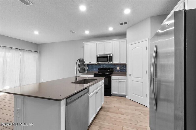 Building Photo - 12658 Josslyn Ln