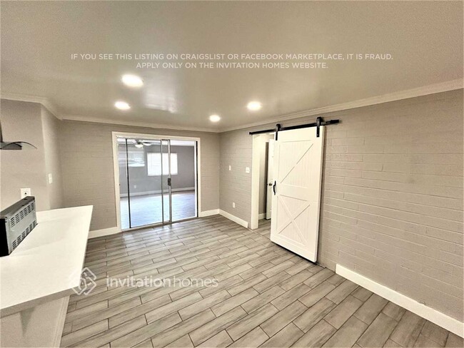 Building Photo - 4309 N 72nd Ln