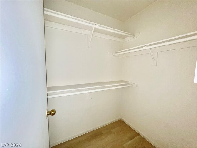 Building Photo - 950 Seven Hills Dr