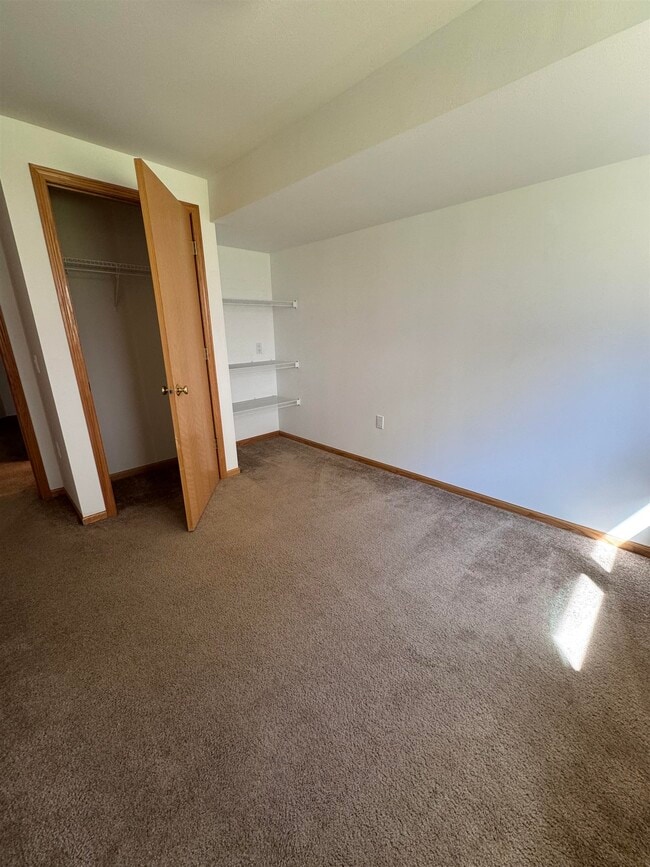 Building Photo - 5506 Quarry Hill Dr