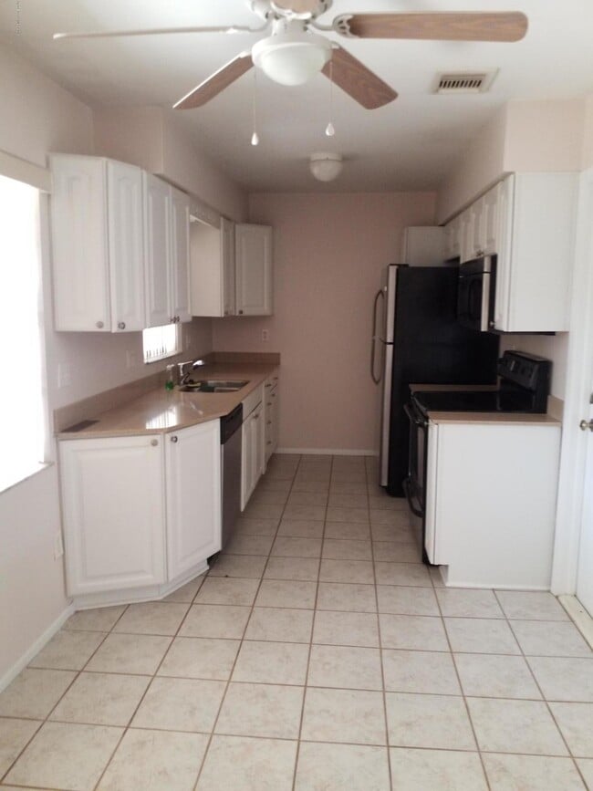 Building Photo - 6045 Cannon Ave