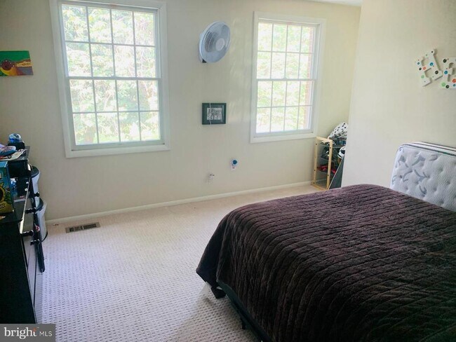 Building Photo - 1163 Kettle Pond Ln