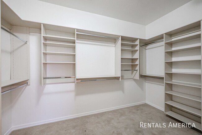 Building Photo - 3173 E Canyon Way