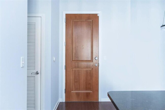 Building Photo - 3040 Peachtree Rd