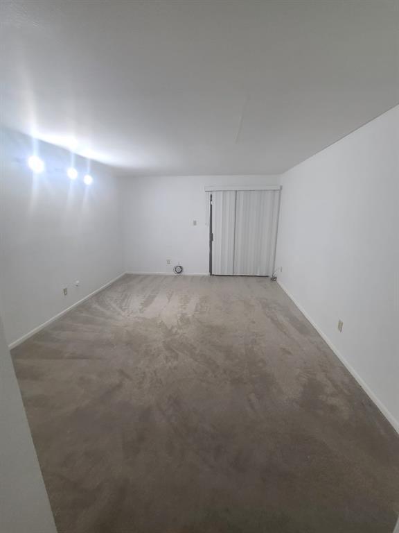 Building Photo - 8529 Hearth Dr