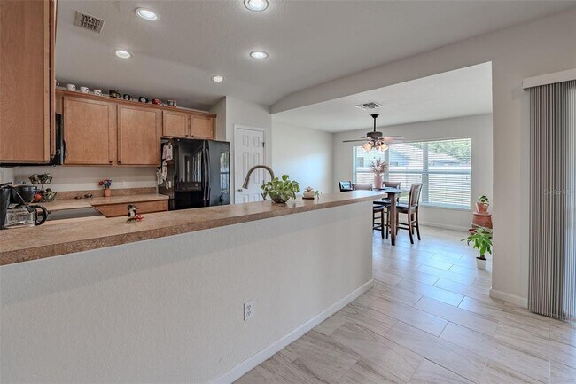 Building Photo - 5561 SW 40th St