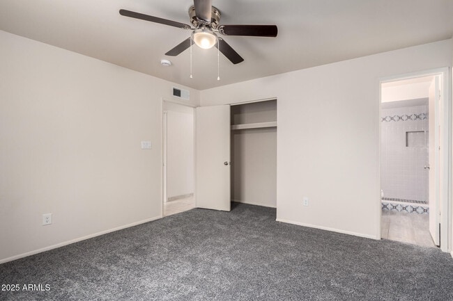 Building Photo - 1122 E Marny Rd