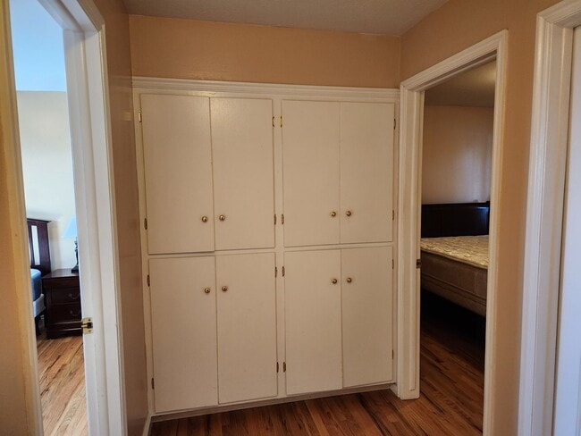 Building Photo - 5 Bd 3 Bath Home Cottonwood Heights