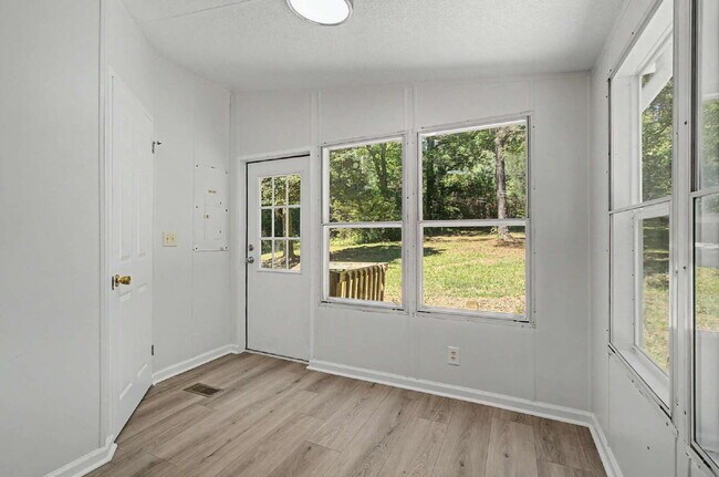 Building Photo - Updated 3-Bedroom Home on 10 acres in Chapel Hill