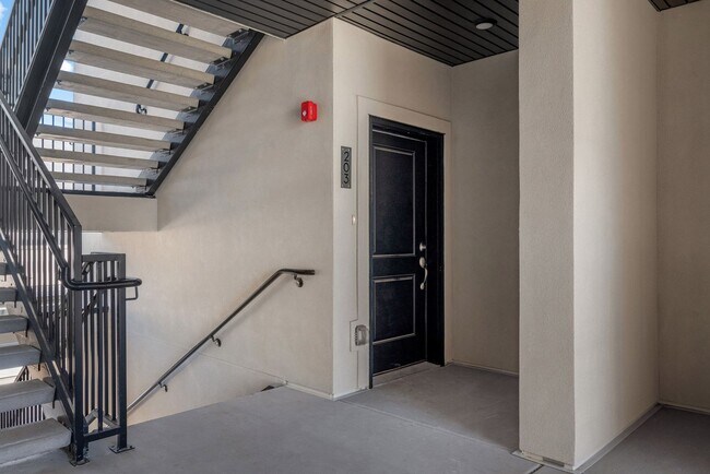Building Photo - Brand-New 3 Bed, 2 Bath Townhome in Spanish Fork!