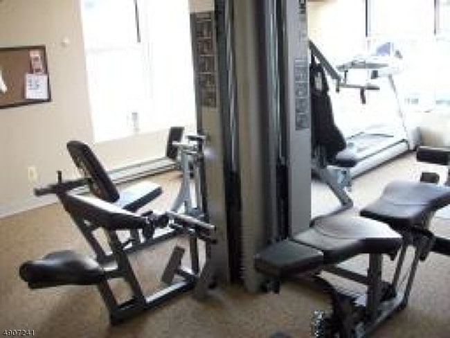 Building Photo - 300 Main St