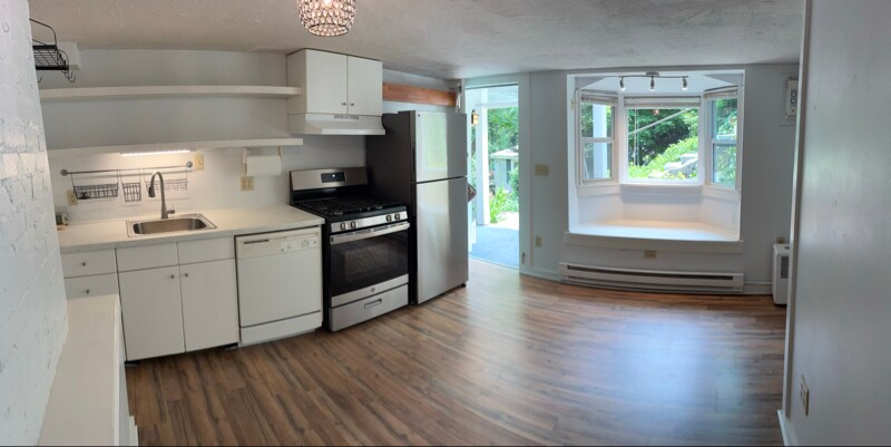 Building Photo - 4951 Lake Forrest Dr NW