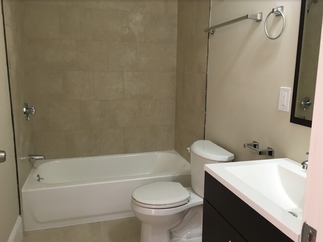 Building Photo - 295-297 Washington St. #295