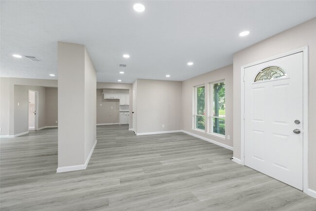 Building Photo - 9806 Sagebark Dr