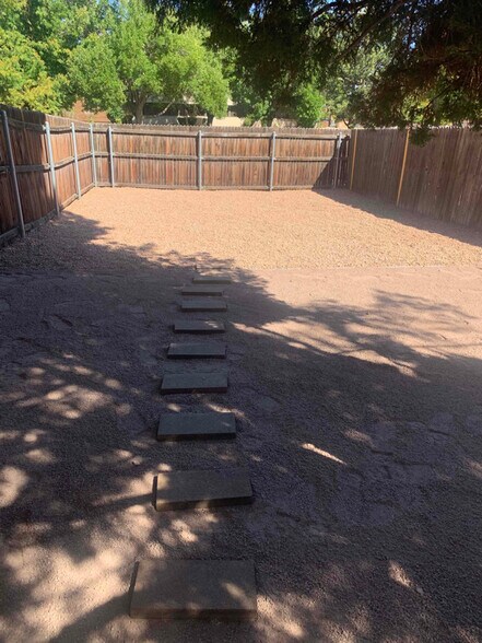 Building Photo - 2530 Taylor Ln