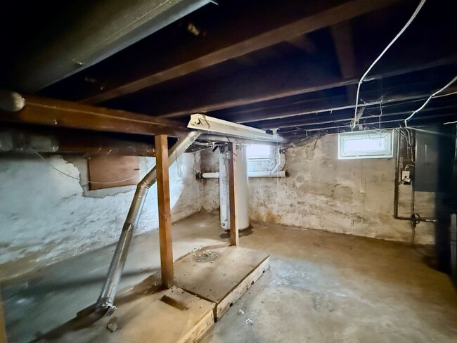 Building Photo - FOR RENT- Spacious 4 Bedroom 2 Bath Home in Penns Grove $2000