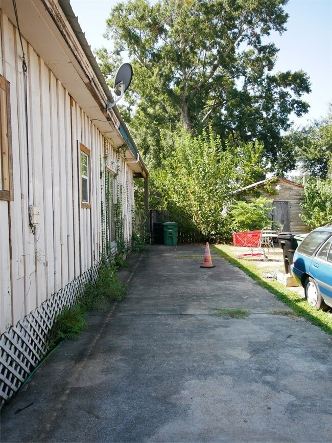 Building Photo - 6124 Goforth St
