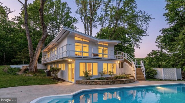 Building Photo - 10903 Beach Mill Rd