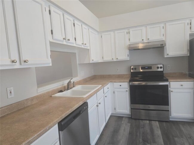 Building Photo - 901 Beresford Way
