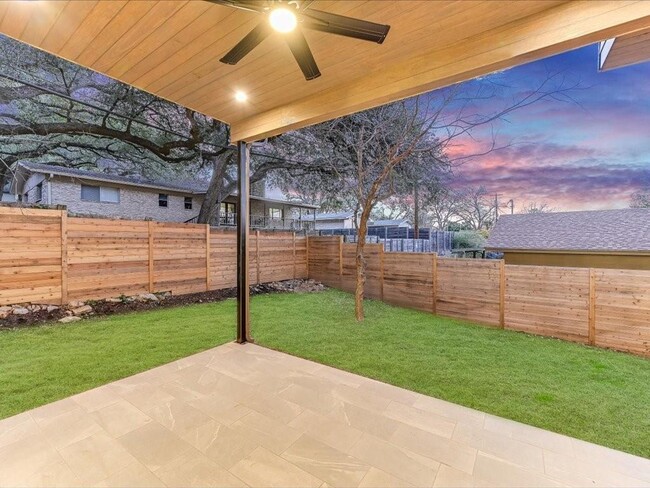 Building Photo - 2401 Trailside Dr