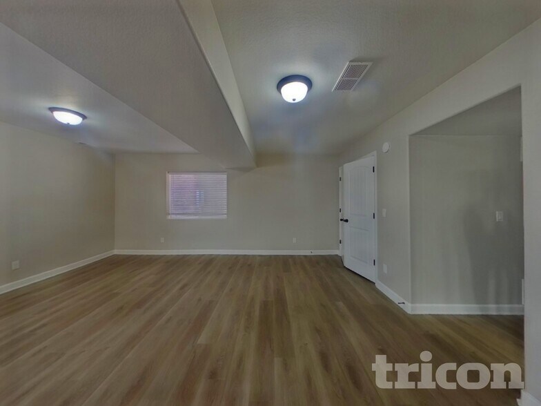 Building Photo - 6555 Stingray Ln