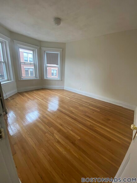 Building Photo - 5 Walbridge St