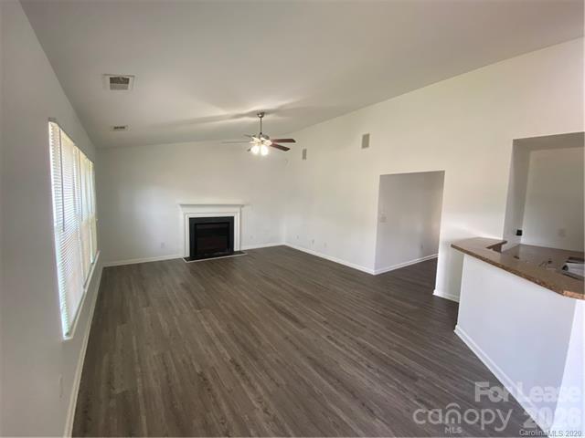 Building Photo - 1425 Eastway Dr