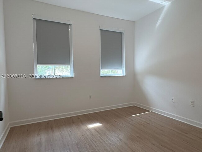Building Photo - 8671 NW 112th Ct